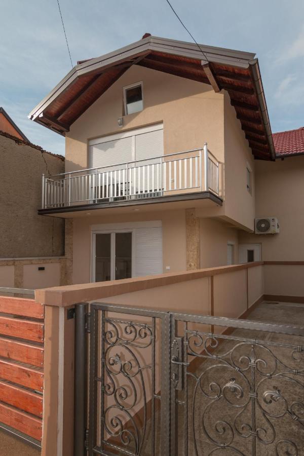 Apartment Lili Баина-Башта Экстерьер фото